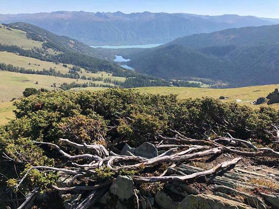 专家：双湖山拥有阿尔泰山首屈一指的旅游资源